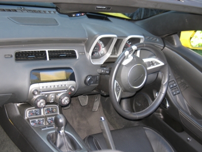 GM Camaro 2SS RS V8 Convertible interior